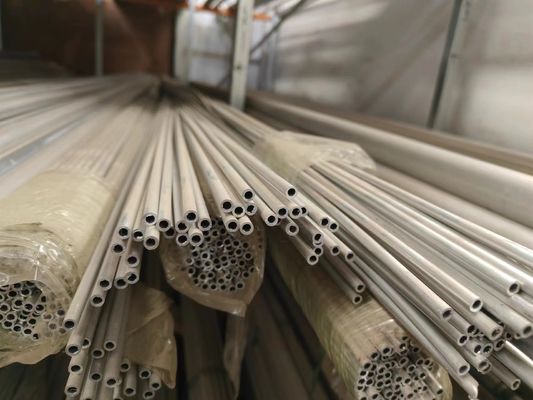 Terang Anodized 6063 Tabung Pipa Aluminium Profil Aluminium Ekstrusi